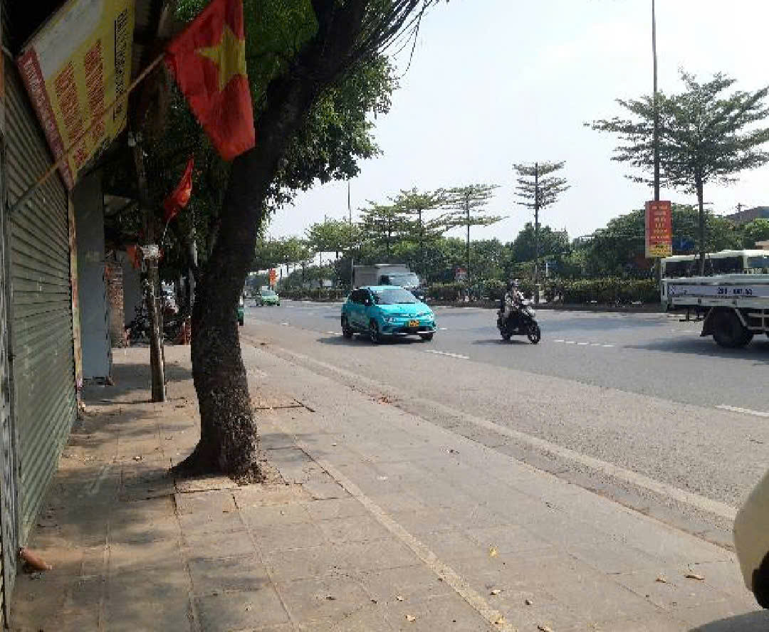 CỰC HIẾM- NHÀ MẶT PHỐ- VỈA HÈ RỘNG CHỈ 5,2 TỶ